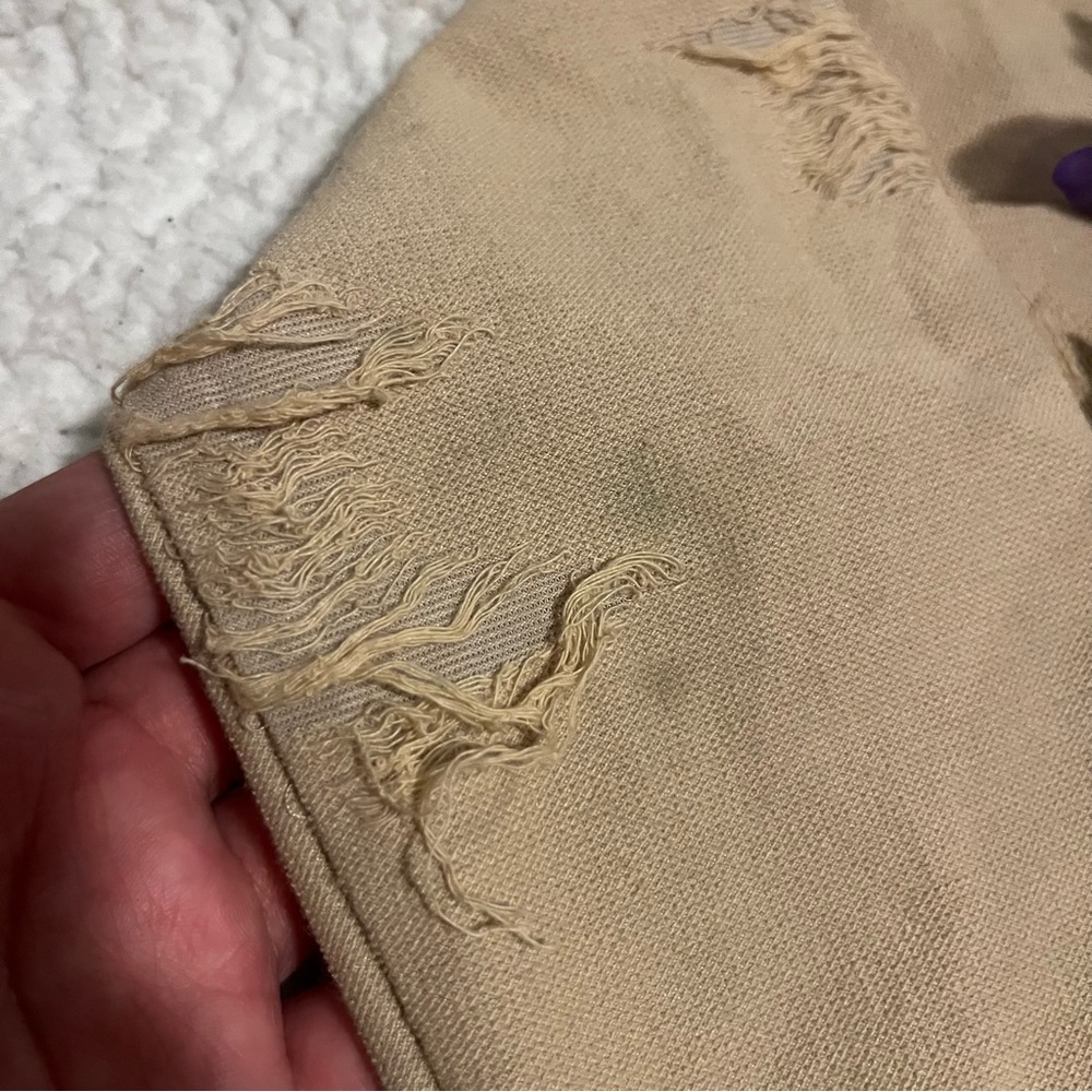 H&M - Ripped Tan sweater - Picture 4 of 5